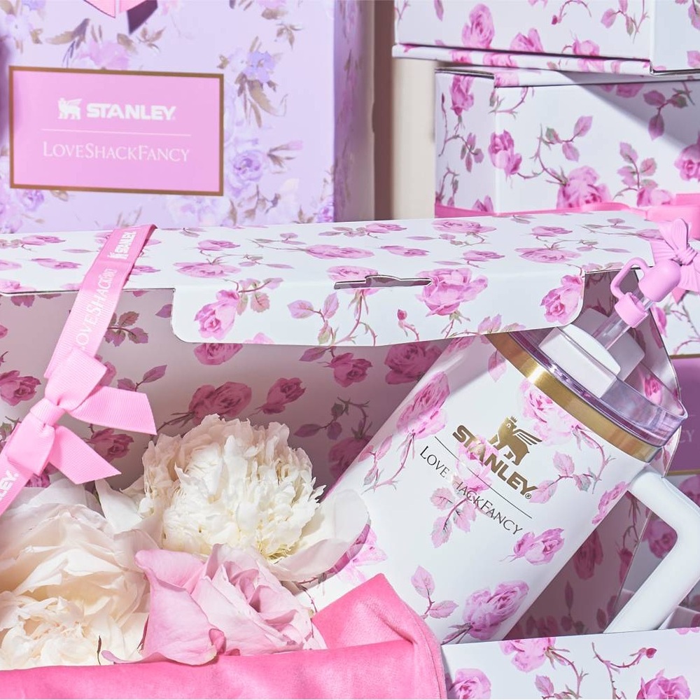 Stanley x LoveShackFancy 40oz Ribbon Rosa